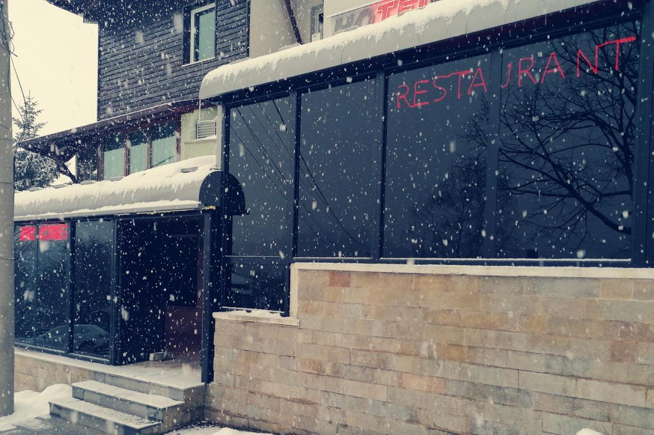 Discret Hotel & Restaurant Vladaya Exterior photo